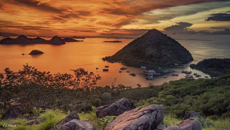 Bukit Sylvia Labuan Bajo turpribadiseharipenuhlabuanbajo
